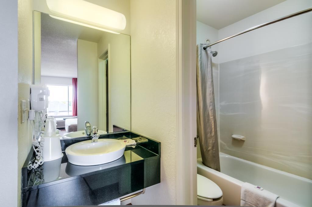 Motel 6 Normal Pokoj fotografie