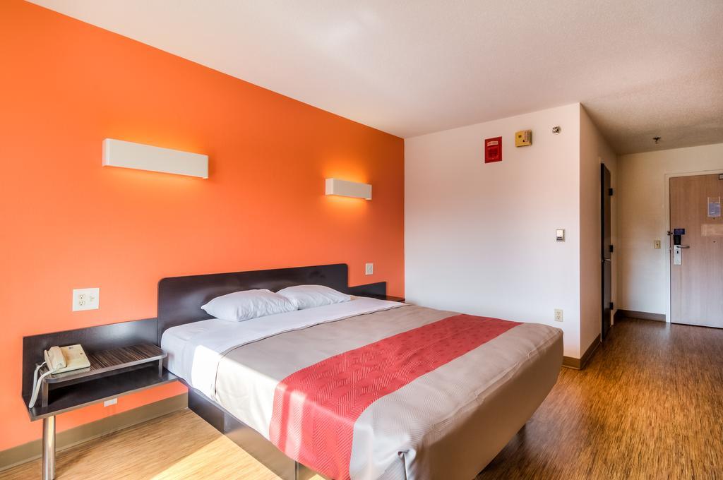 Motel 6 Normal Exteriér fotografie
