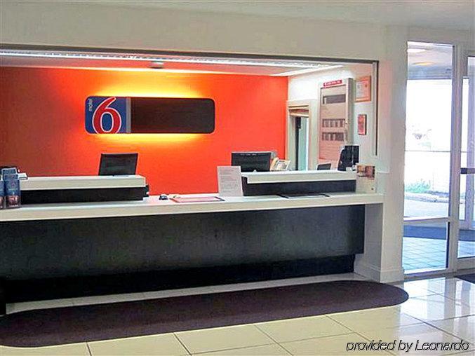 Motel 6 Normal Exteriér fotografie