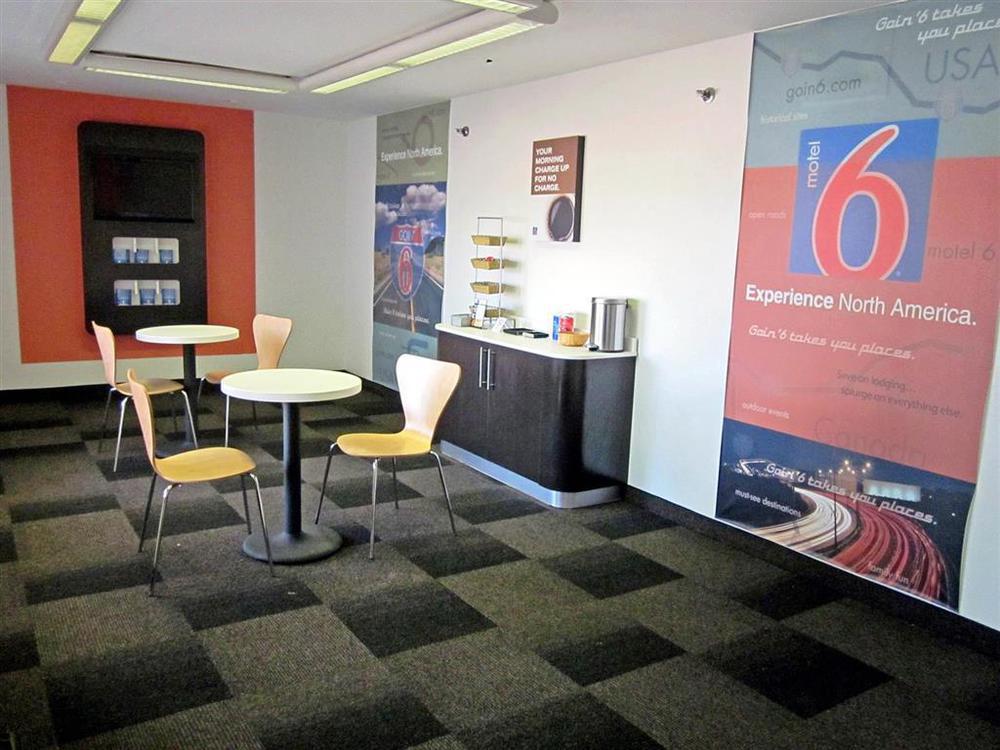 Motel 6 Normal Interiér fotografie